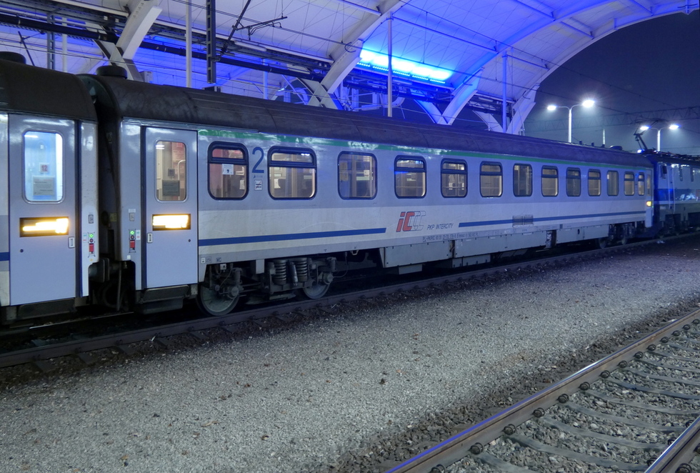 File:20221216 IC 6300 Wyspiański Wrocław-Przemyśl.jpg - Wikimedia